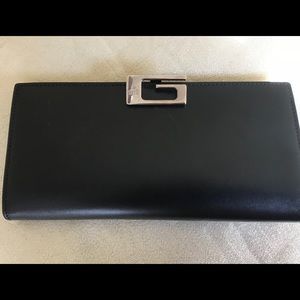 Gucci leather clutch / wallet